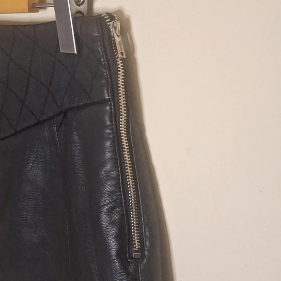 Zara Quilted yoke waist faux leather mini skirt side zip SZ S - Picture 3 of 5